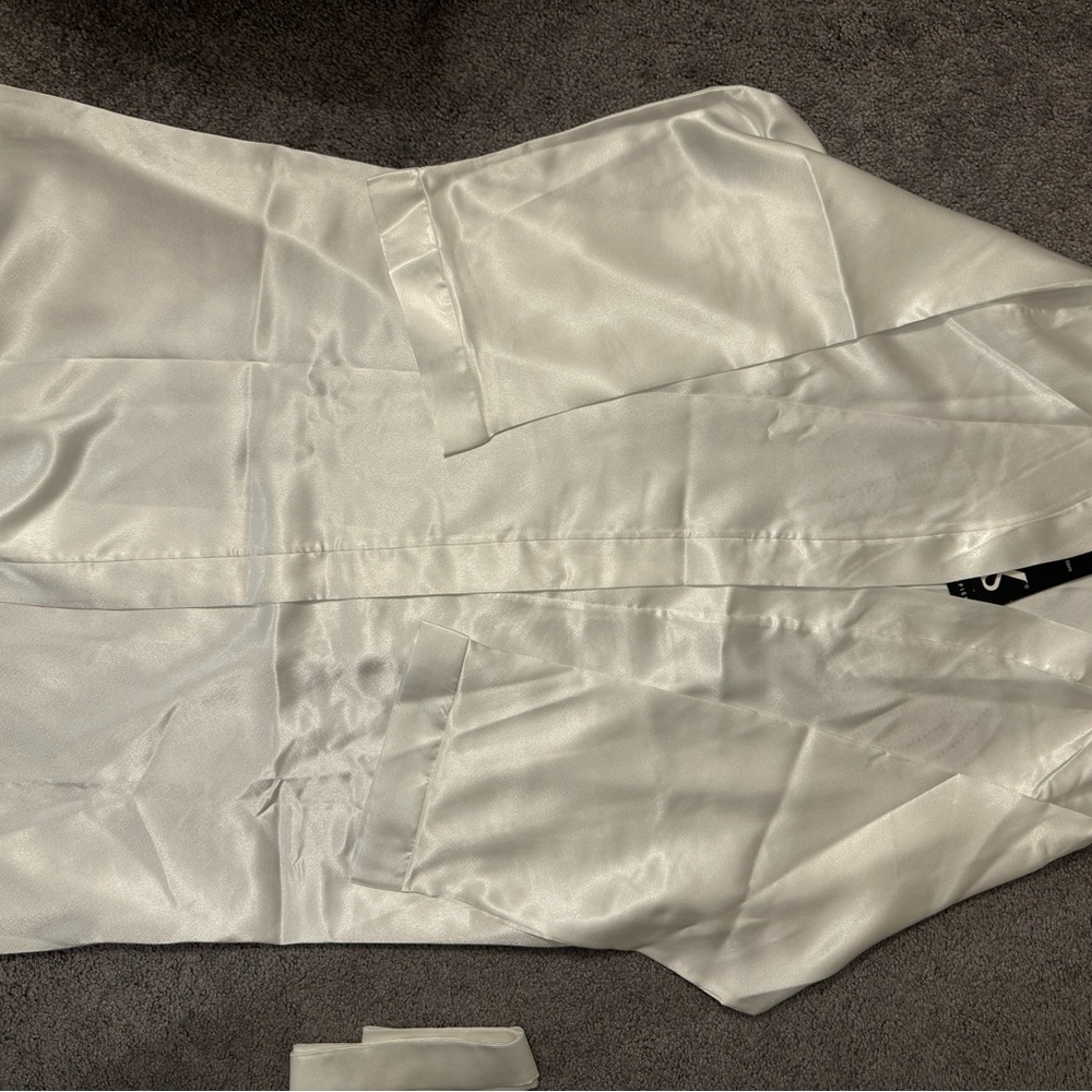 Elegant White Bride Satin Robe
